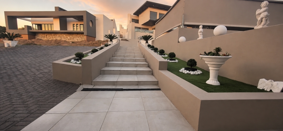 8 Bedroom Property for Sale in Myburgh Park Western Cape
